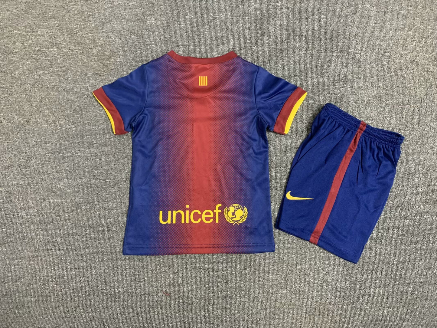 Barcelona 12/13 Home kit (KIDS)