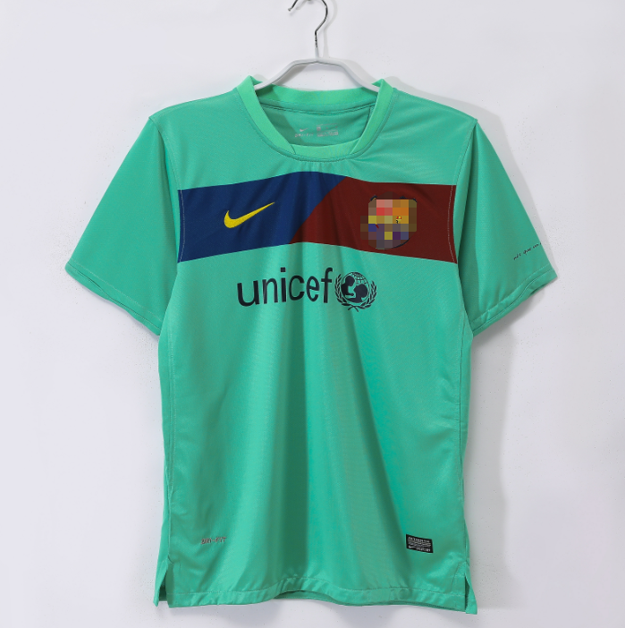 Barcelona 2010/2011 away shirt