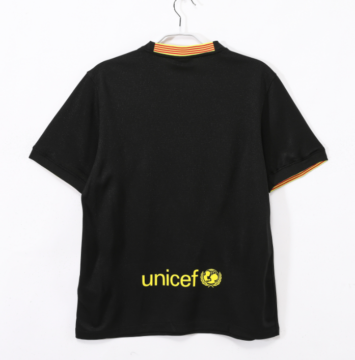 Barcelona 13/14 away shirt