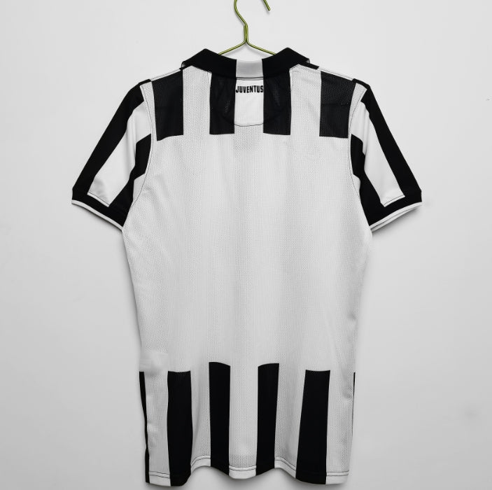 14/15 Juventus home kit