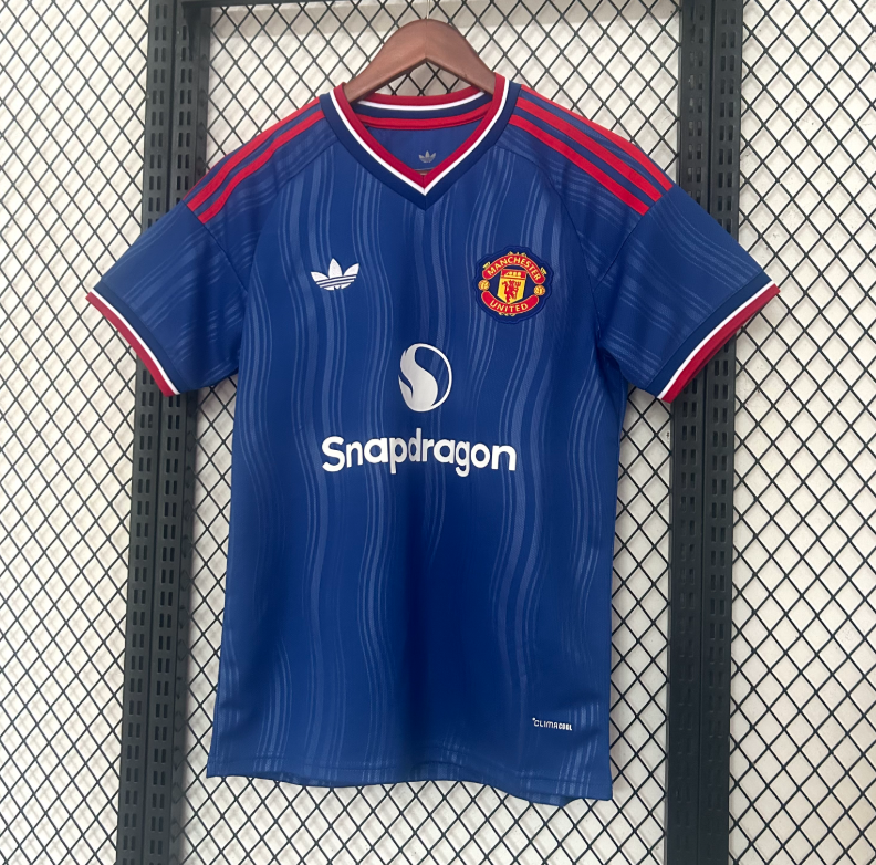 Manchester United 2026/2027 away shirt