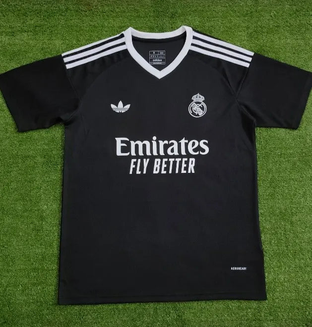 Real Madrid 2024/2025 goalkeeper shirt black