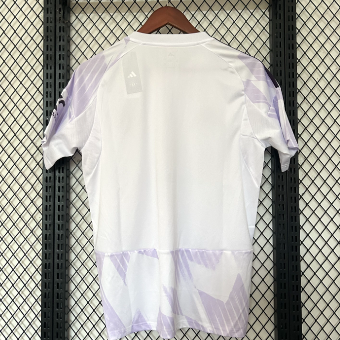 Manchester United 2025/2026 Away shirt